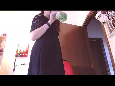 ❤️ Submisívna otrokyňa, ktorá miluje špinavé a šťavnaté nohavičky, je po zhliadnutí tohto videa nútená masturbovať! ❤❌ Sex video na nás