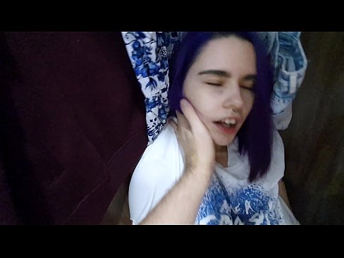 ❤️ Našiel som svoju sestru v skrini a pomohol som jej spraviť sa ❤❌ Sex video na nás